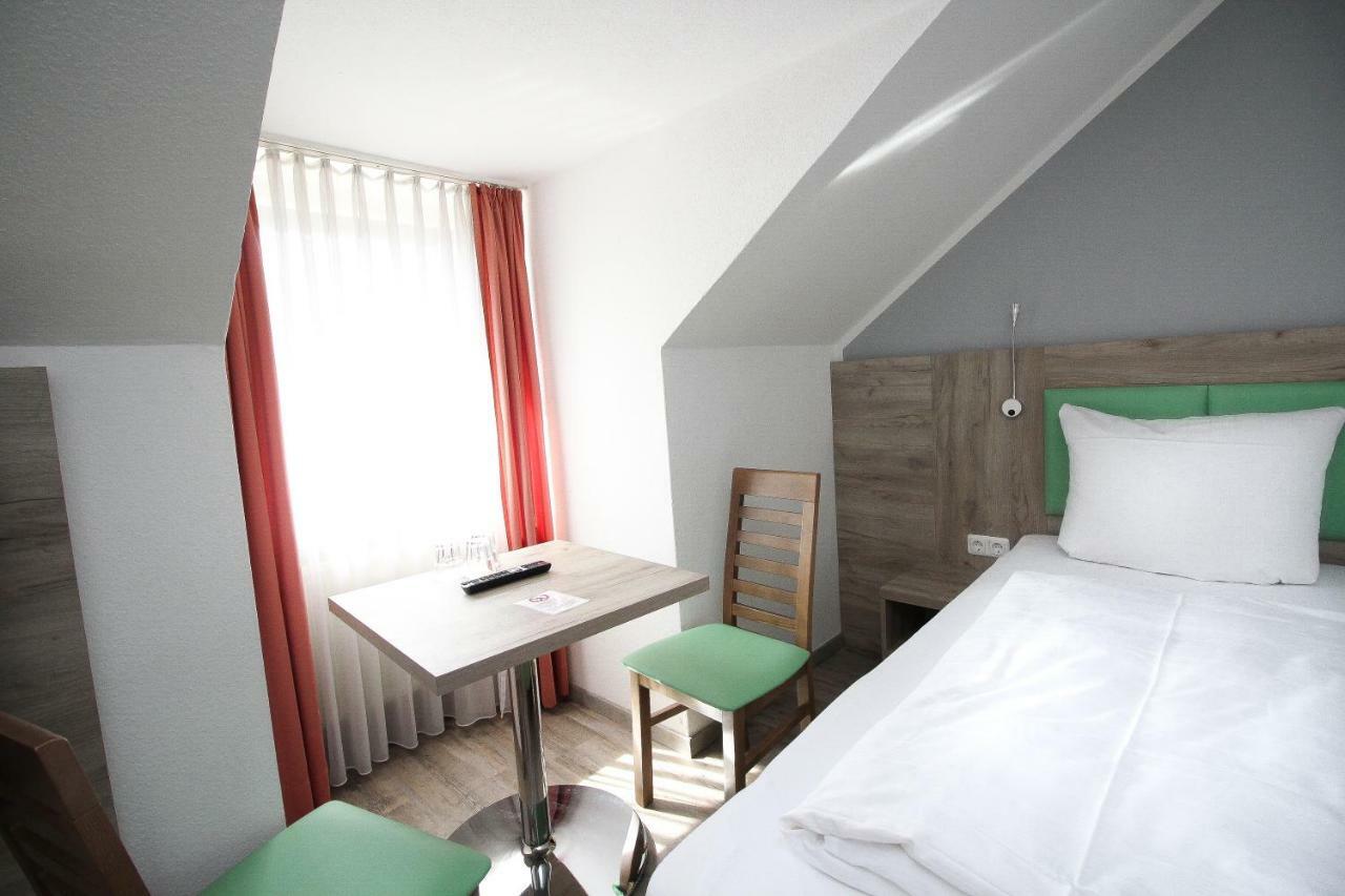 Hotel Pension Koeberl ミュンヘン エクステリア 写真